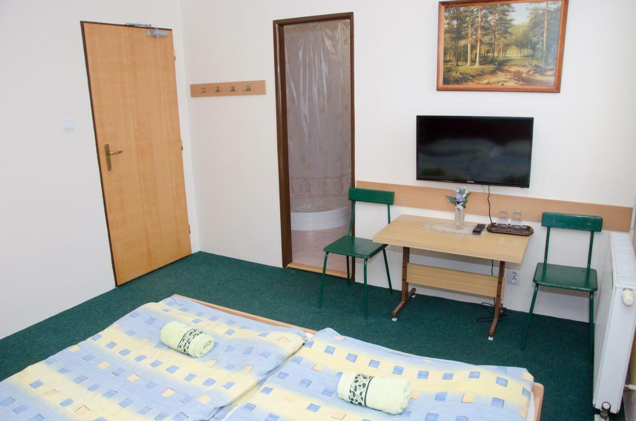 Turisticka Ubytovna Osada Liptovská Osada المظهر الخارجي الصورة